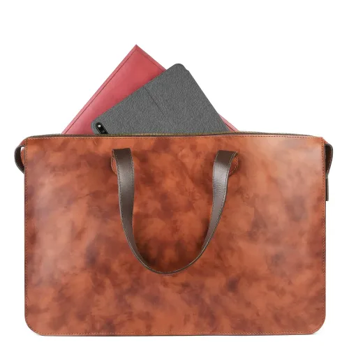 Servieta minimalistă de piele