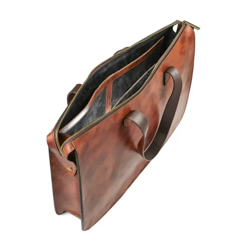 Servieta minimalistă de piele