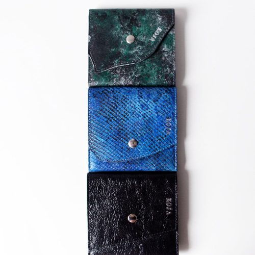 Portofel mini din piele naturală, prezentare model în mai multe culori.